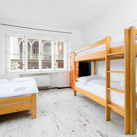 Benedikt City Center Hostel Prága Kültér fotó