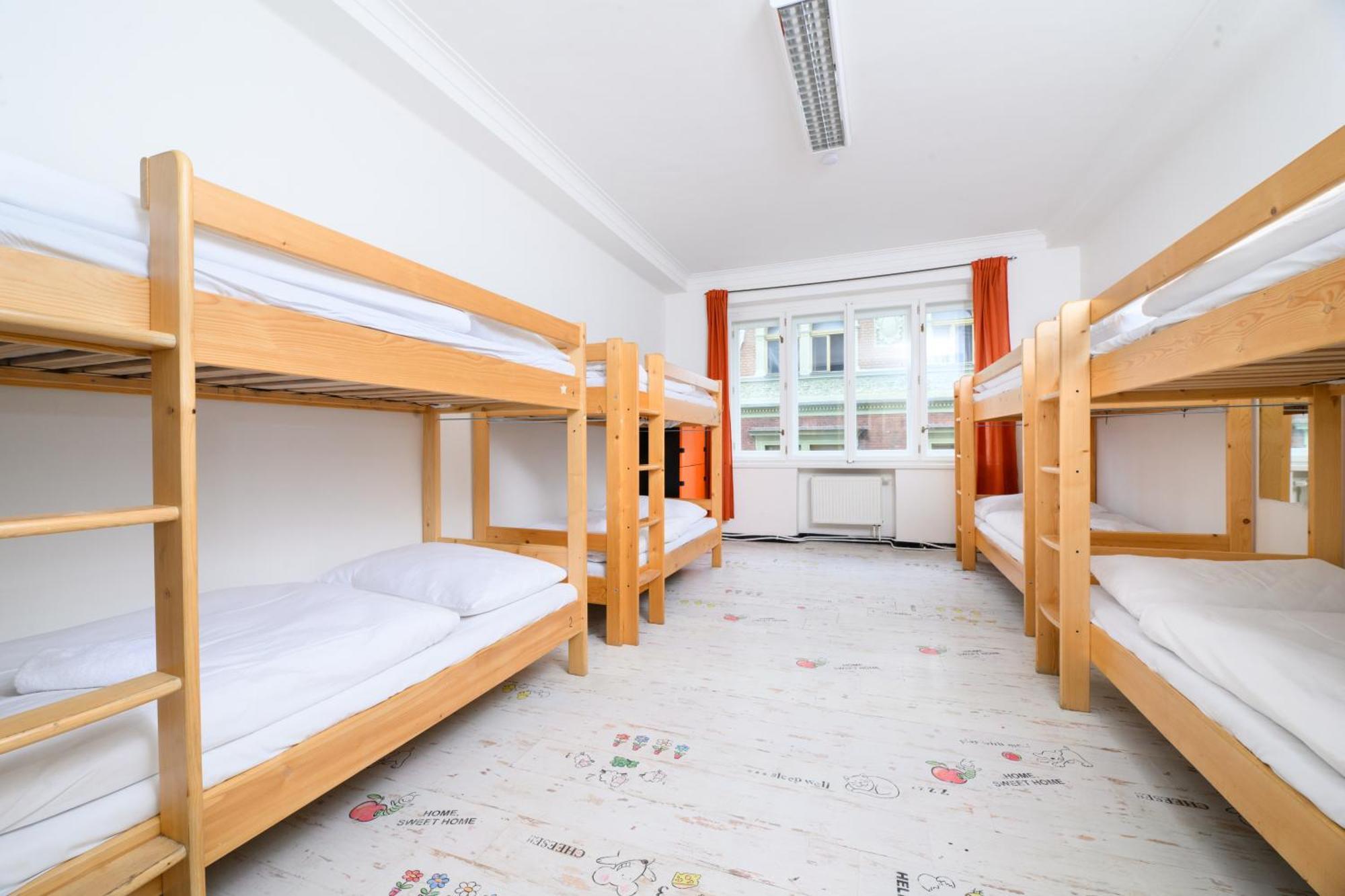 Benedikt City Center Hostel Prága Kültér fotó